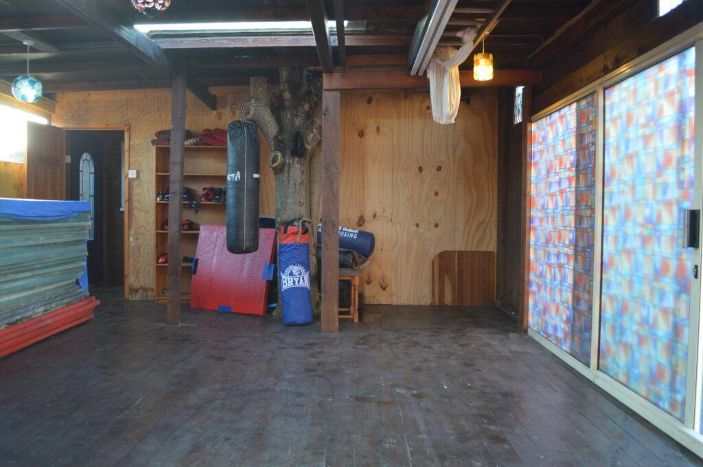 Gym - Boxing and mats